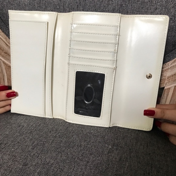 🎀 GUESS WALLET 🎀 - Picture 3 of 4